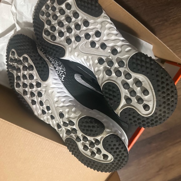 Women’s Nike Lacrosse sneakers size 11 - Picture 4 of 4